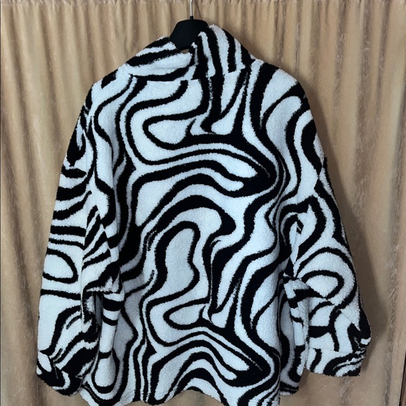 Primark Monochrome Patterned Knit pullover Sweater - Picture 4 of 4